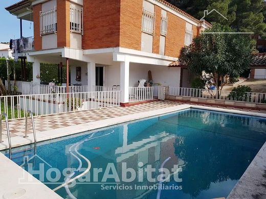Detached House in Torrent, Valencia