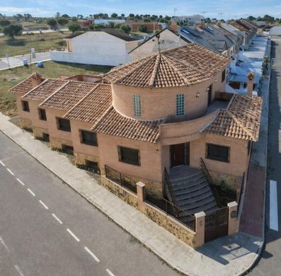 Detached House in La Alameda de la Sagra, Province of Toledo