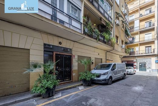 Apartment / Etagenwohnung in Granada, Andalusien