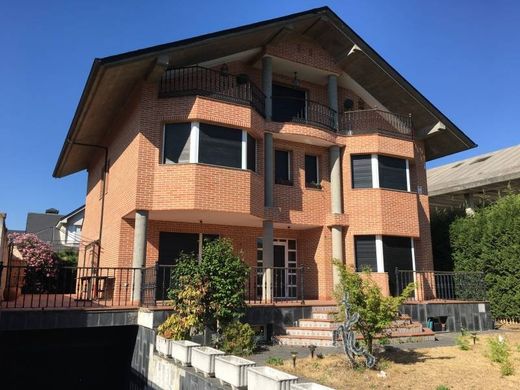 Ponferrada, レオンの一戸建て住宅