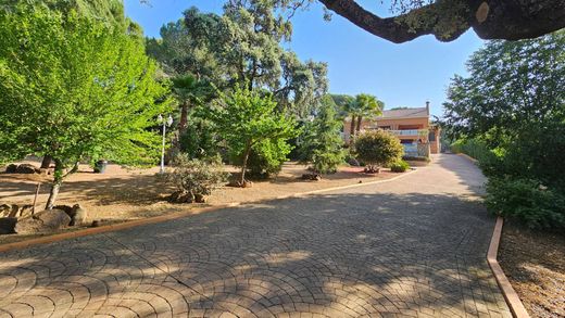 Detached House in Cordova, Province of Córdoba