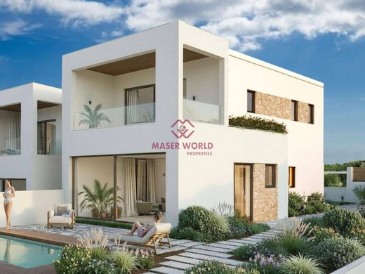 Villa in Playas de Orihuela, Alicante