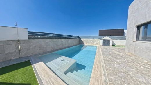 Dom jednorodzinny w Zubia, Provincia de Granada