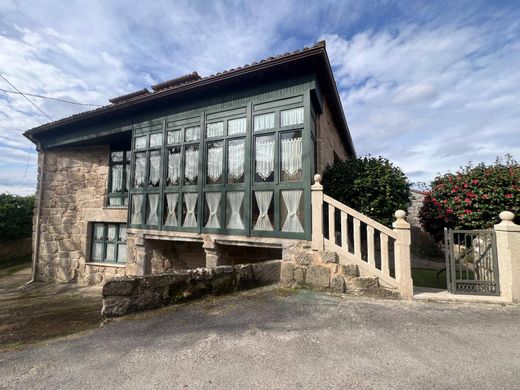 Detached House in Pereiro de Aguiar, Ourense