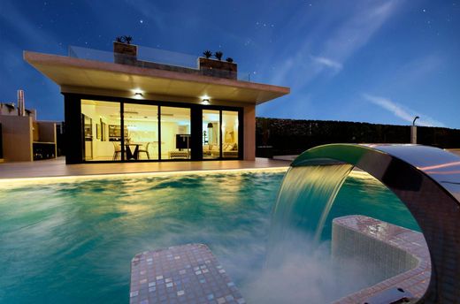 Villa in Playas de Orihuela, Alicante