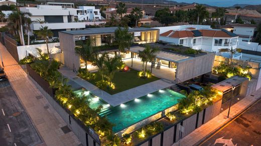Villa in Adeje, Province of Santa Cruz de Tenerife