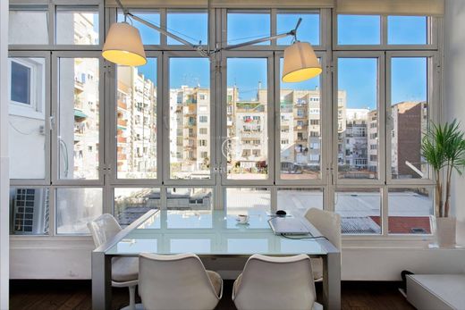 Apartment / Etagenwohnung in Barcelona, Provinz Barcelona