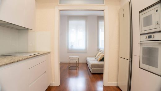 Apartment / Etagenwohnung in Alicante, Provinz Valencia