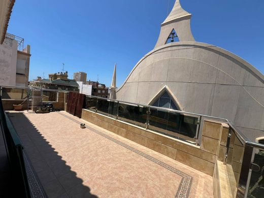 Penthouse in Torrevieja, Alicante