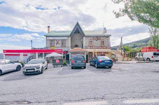 Complexes résidentiels à Güéjar-Sierra, Grenade