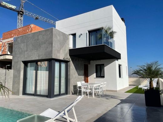 Einfamilienhaus in Torrevieja, Alicante