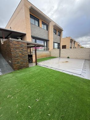 Смежная Вилла, Villalbilla, Provincia de Madrid