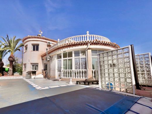 Villa in Playas de Orihuela, Alicante