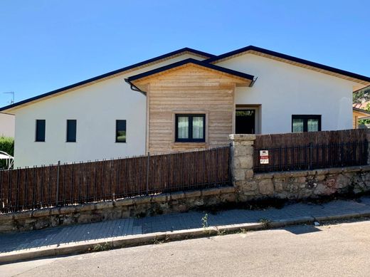Casa Unifamiliare a Collado Mediano, Provincia de Madrid