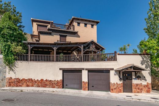 Detached House in Cenes de la Vega, Granada