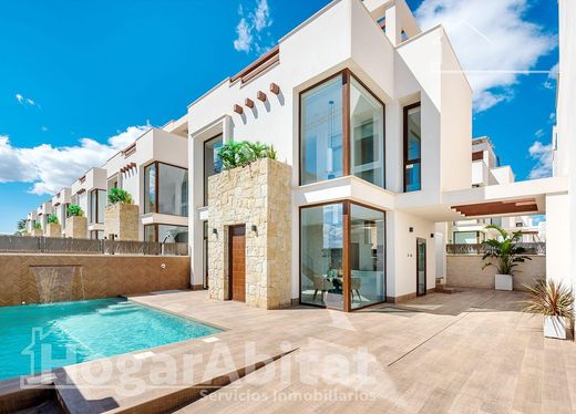 Detached House in Los Montesinos, Alicante