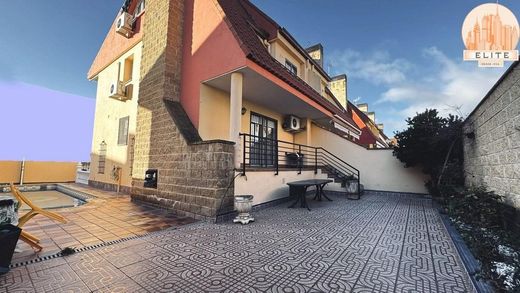 Semidetached House in Torrejón de la Calzada, Province of Madrid