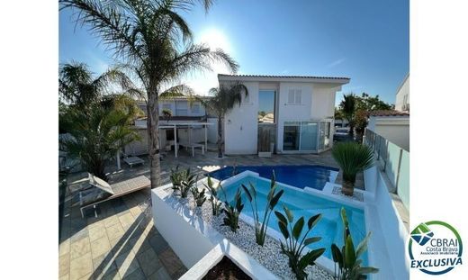 Luxury home in Empuriabrava, Province of Girona