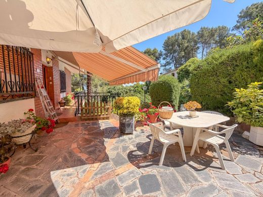 Luxury home in Castellví de Rosanes, Province of Barcelona