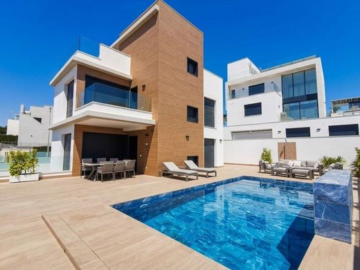 Villa in Playas de Orihuela, Alicante