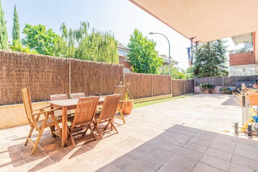 Apartment / Etagenwohnung in Sant Cugat del Vallès, Provinz Barcelona