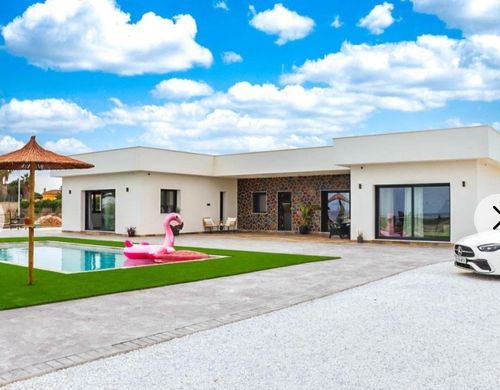 Villa in Los Montesinos, Alicante
