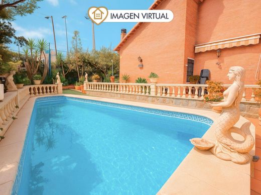 Detached House in Sant Vicenç dels Horts, Province of Barcelona