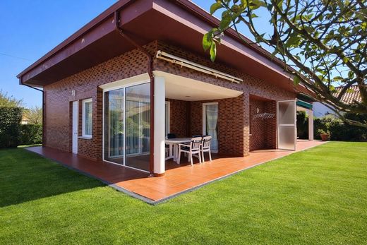 Villa multifamiliale à Suances, Province de Cantabrie