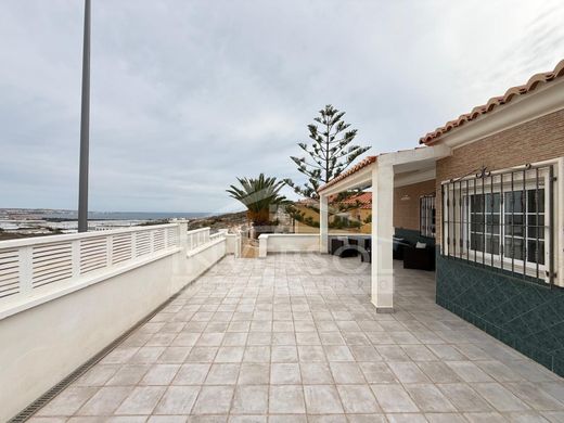 Vrijstaand huis in Almerimar, Almería