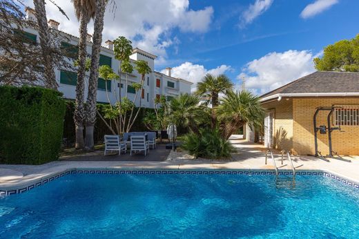 Villa in Playas de Orihuela, Alicante