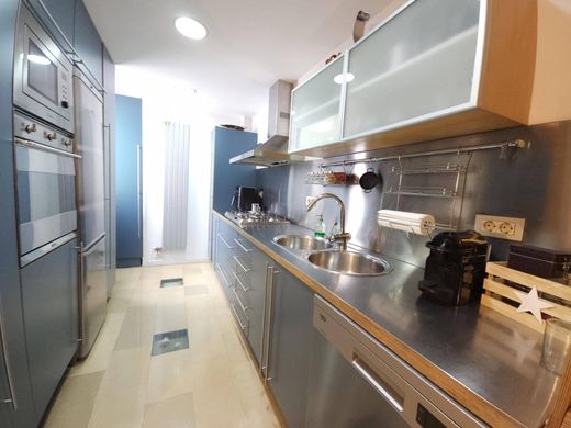 Apartment / Etagenwohnung in Sant Joan Despí, Provinz Barcelona