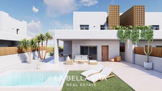 Detached House in Pilar de la Horadada, Alicante