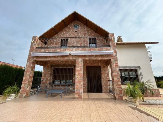 Detached House in Lora del Río, Province of Seville