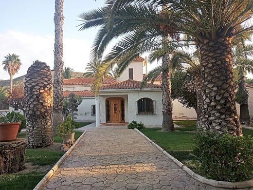 Vrijstaand huis in Elda, Provincia de Alicante