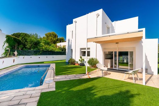 단독 저택 / l'Alfàs del Pi, Provincia de Alicante