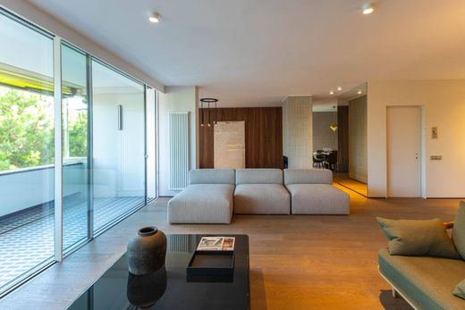 Apartment / Etagenwohnung in Barcelona, Provinz Barcelona