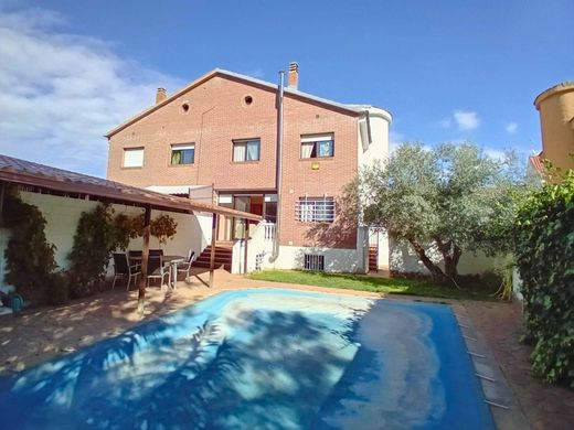 Semidetached House in Cobeña, Province of Madrid