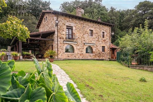 Luxury home in Santa María de Cayón, Province of Cantabria