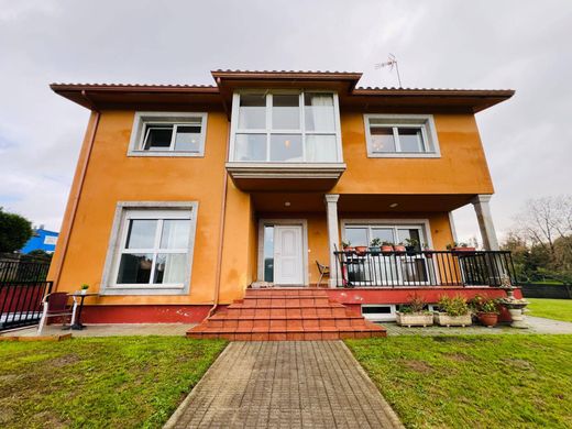 Luxe woning in Sada d'Arriba, Provincia da Coruña