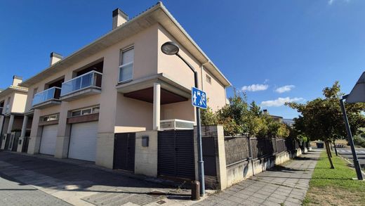 Semidetached House in Cizur Menor, Province of Navarre