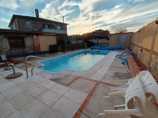 Detached House in Renedo, Valladolid