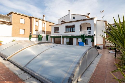 ‏בית חד-משפחתי ב  Zubia, Provincia de Granada