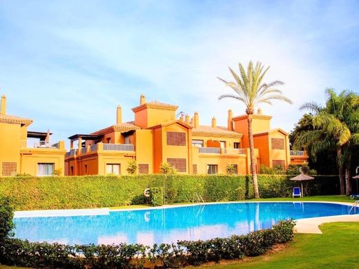 Apartment / Etagenwohnung in Estepona, Málaga