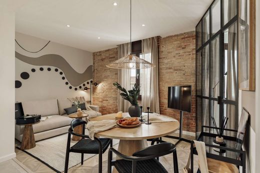Apartment / Etagenwohnung in Barcelona, Provinz Barcelona