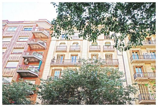 Apartment / Etagenwohnung in Barcelona, Provinz Barcelona