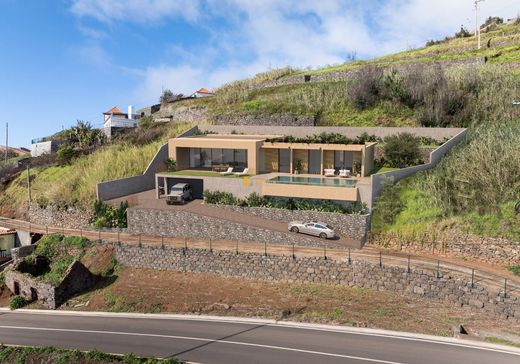 Maison individuelle à Fajã da Ovelha, Calheta