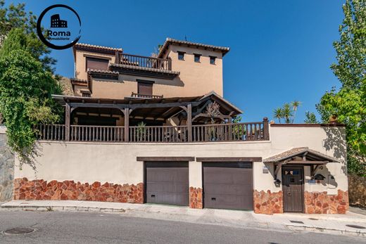 Detached House in Cenes de la Vega, Granada