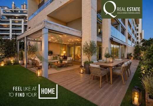 Apartment / Etagenwohnung in Alicante, Provinz Valencia