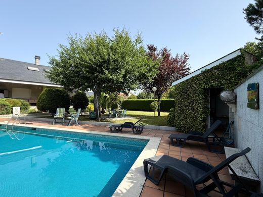 Maison de luxe à Pereiro de Aguiar, Ourense
