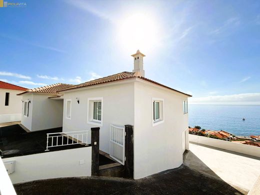 Detached House in Santa Cruz, Madeira